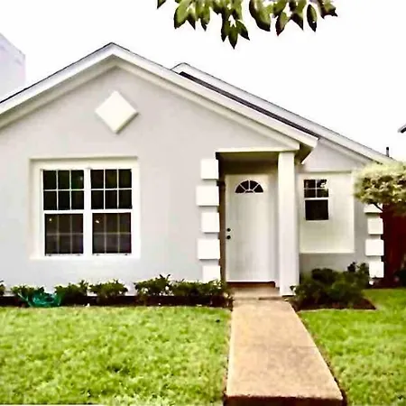 2 Bedroom Luxury Home.. Wooden Floors And Ceilings